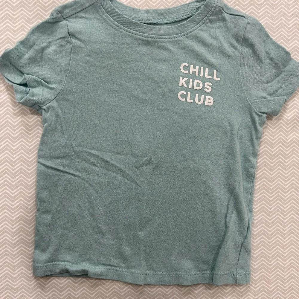 Old Navy Kids Short Sleeve Tees - Black, Blue, Brown, Gray - Picture 9 of 10